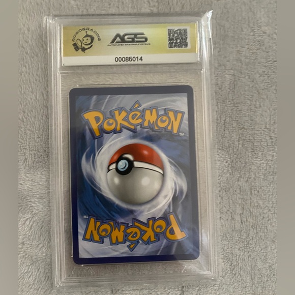 Giratina V Lost Origin Graded 9.5 Mint+ - Picture 2 of 2